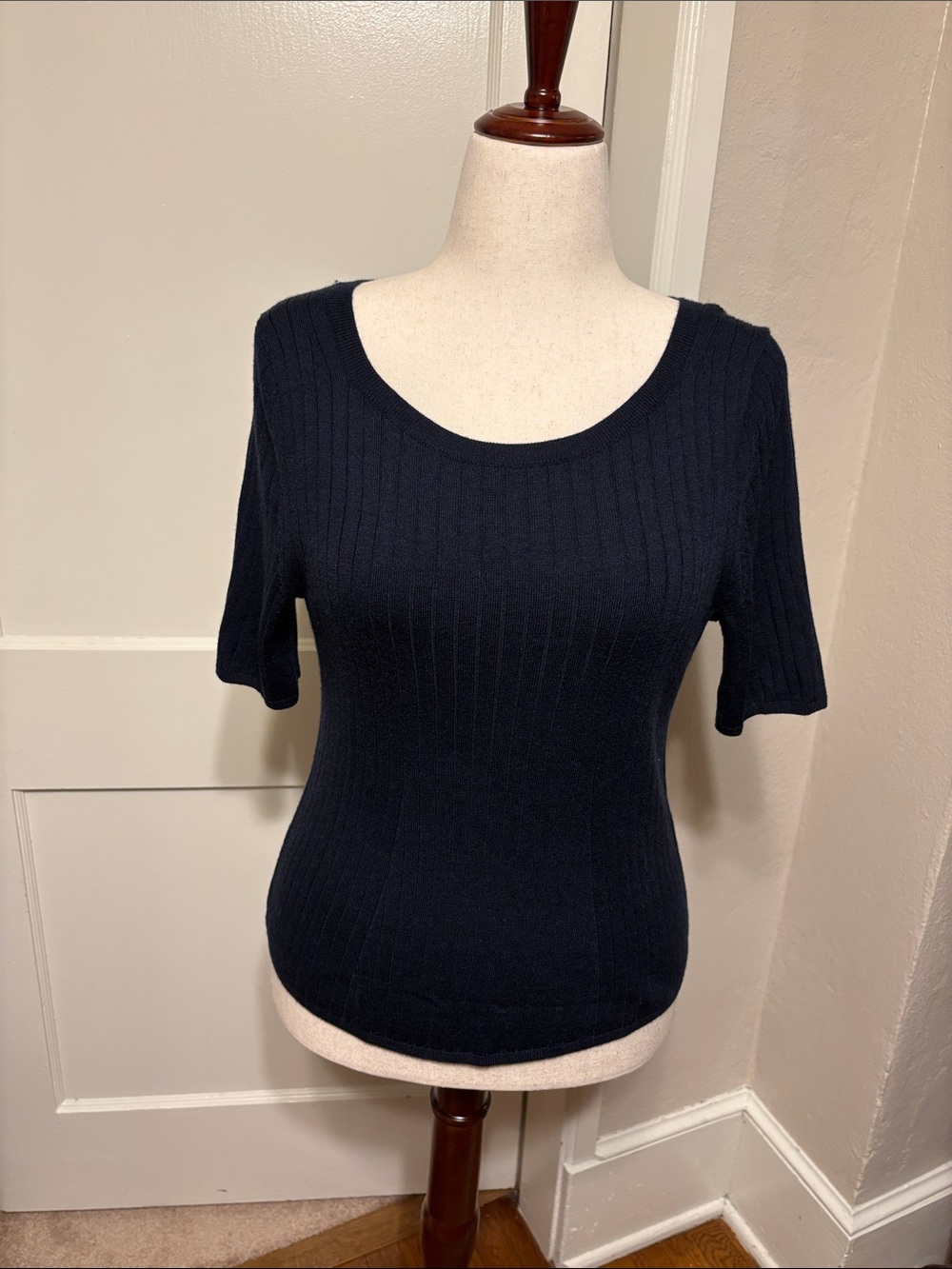 Banana Republic 100% Merino Wool Navy Short-Sleeve Scoop Neck Ribbed Sweater